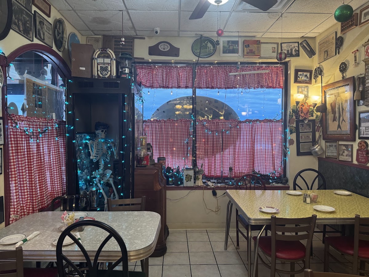Mamie's Cafe photo 4